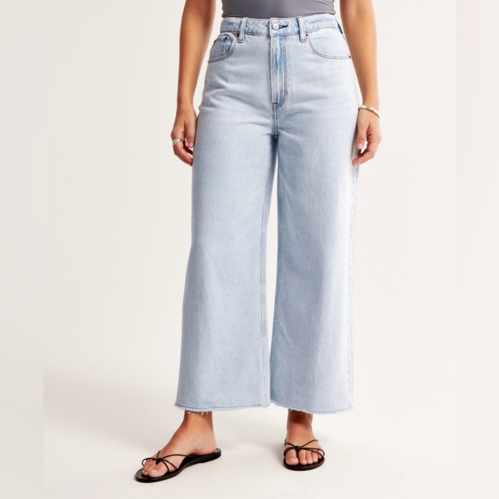 Curve Love High Rise Cropped Wide Leg Jean - Light with Raw Hem